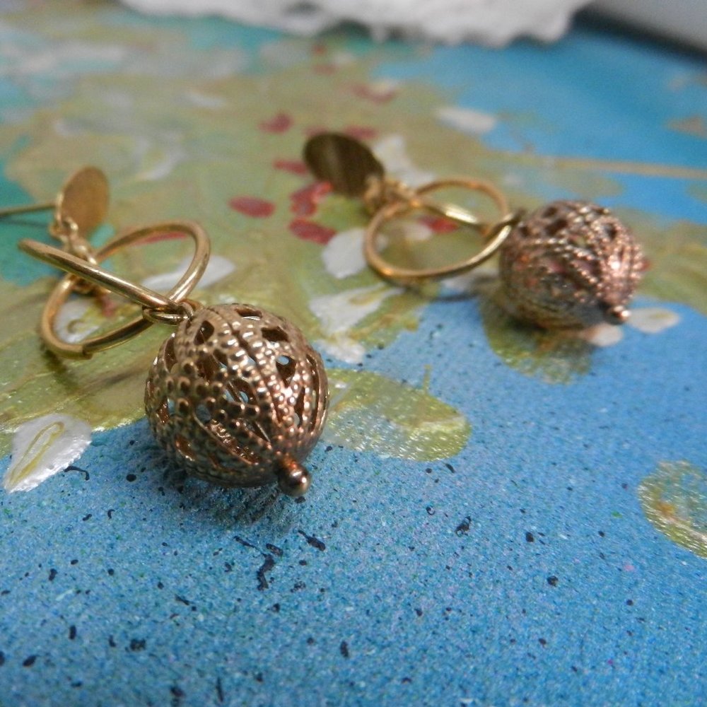 Filigreed gold chandelier pierced earrings gold tone drop and dangle Victorian - Picture 7 of 13